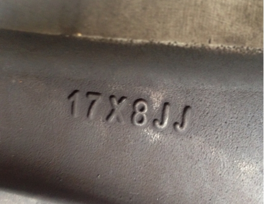 ล้อแท้ BENZ ขอบ17 กว้าง 8นิ้ว off +35 สภาพดี ไม่เคยซ่อม