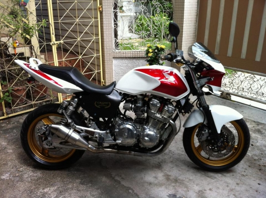 ขออนุญาติขาย Honda CB750 Bold'or ทะเบียนแท้ 99,000 บาทเท่านั้น