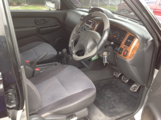 มิตซูบิชิสตราด้า 4 ประตู 4x4 แกรนดิส ทูโทน ปี 2001 มิตซูบิชิสตราด้า 4 ประตู 4x4 แกรนดิส ทูโทน ปี 2001