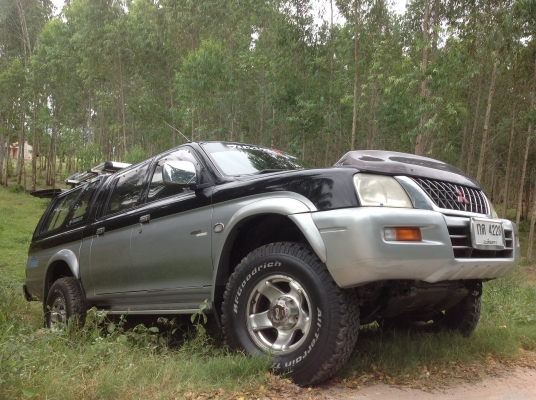 มิตซูบิชิสตราด้า 4 ประตู 4x4 แกรนดิส ทูโทน ปี 2001 มิตซูบิชิสตราด้า 4 ประตู 4x4 แกรนดิส ทูโทน ปี 2001