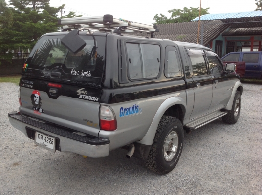 มิตซูบิชิสตราด้า 4 ประตู 4x4 แกรนดิส ทูโทน ปี 2001 มิตซูบิชิสตราด้า 4 ประตู 4x4 แกรนดิส ทูโทน ปี 2001