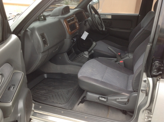 มิตซูบิชิสตราด้า 4 ประตู 4x4 แกรนดิส ทูโทน ปี 2001 มิตซูบิชิสตราด้า 4 ประตู 4x4 แกรนดิส ทูโทน ปี 2001