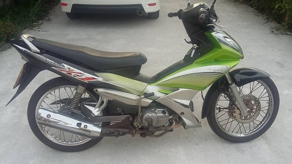 ขาย yamaha x1 สตาร์ทมือ เครื่องเดิมสนิท เฟืองท้ายไม่มีหอน ท่อไม่มีควันแน่นอน ชุดสีเดิมสนิท วิ่งน้อย รถบ้าน ทะเบียนไม่ขาดต่อ ชุดโอนครับ รถอยุ่ สรงประภา ดอนเมือง กรุงเทพ เบอ 0891123302 line progress7109 ราคา 12100 บาท