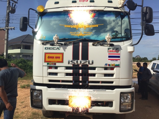 22 ล้อแม่-ลูก 360 แรงปี 2555 รถสวย ยางสวย รถห้างแท้เดิมๆ ไมล์ 2.55 แสน ดั้มสวยเรียบ ลูก 3 คาน สวย