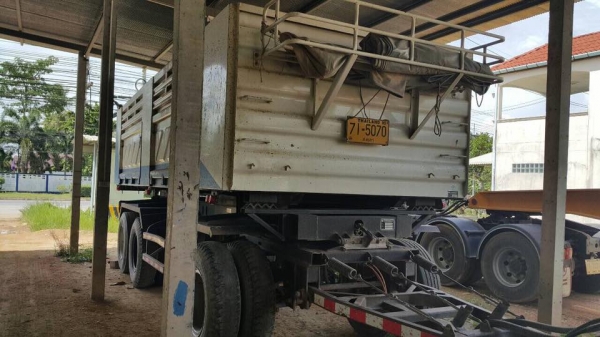 22 ล้อแม่-ลูก 360 แรงปี 2555 รถสวย ยางสวย รถห้างแท้เดิมๆ ไมล์ 2.55 แสน ดั้มสวยเรียบ ลูก 3 คาน สวย