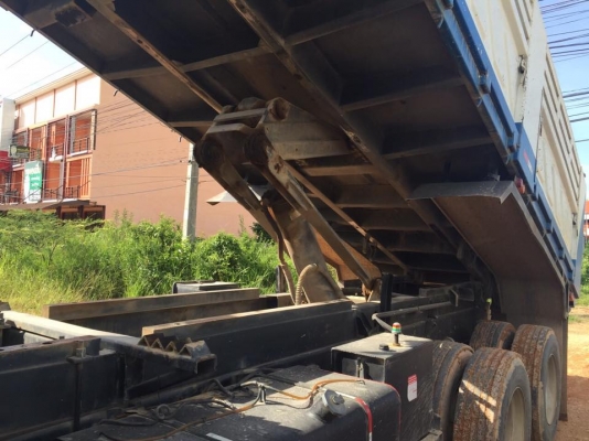 22 ล้อแม่-ลูก 360 แรงปี 2555 รถสวย ยางสวย รถห้างแท้เดิมๆ ไมล์ 2.55 แสน ดั้มสวยเรียบ ลูก 3 คาน สวย