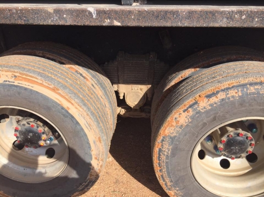 22 ล้อแม่-ลูก 360 แรงปี 2555 รถสวย ยางสวย รถห้างแท้เดิมๆ ไมล์ 2.55 แสน ดั้มสวยเรียบ ลูก 3 คาน สวย