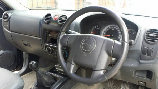 ISUZU SPARK 2.5 ปี 2011
