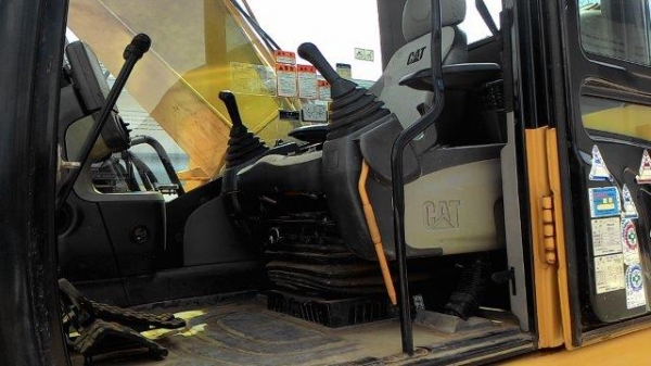 320D # BWZ02064 6987ชั่วโมง รถปี2007 แทรก80 เก่าญี่ปุ่น 320D # BWZ02064 6987ชั่วโมง รถปี2007 แทรก80 เก่าญี่ปุ่น