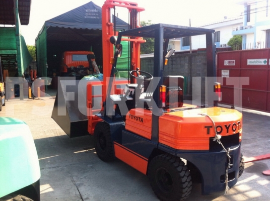 ขายฟอร์คลิฟท์ โตโยต้า 5FD25 เสาสูง 4 ม. จากประเทศญี่ปุ่น