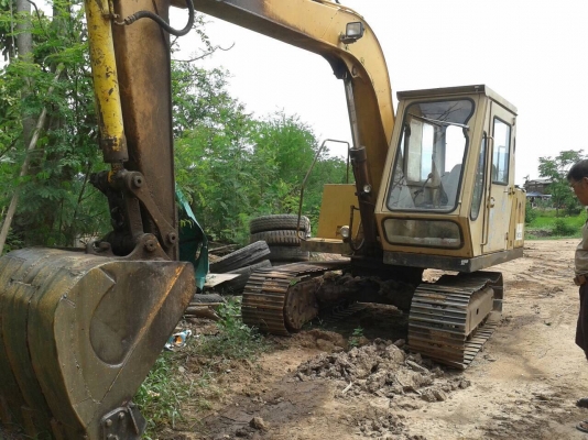 ขายแบคโฮ KOMATSU PC60-1 เก่านอก เอกสารใบอินวอยซ์ รถใช้งานอยู่ทุกวันครับ
