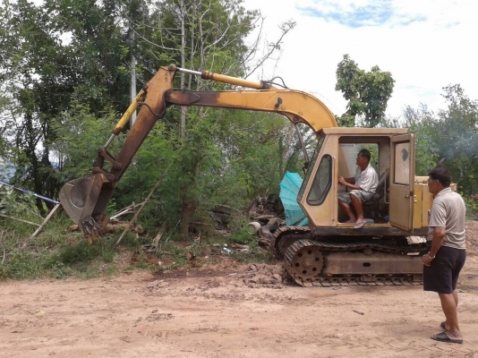 ขายแบคโฮ KOMATSU PC60-1 เก่านอก เอกสารใบอินวอยซ์ รถใช้งานอยู่ทุกวันครับ