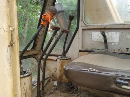 ขายแบคโฮ KOMATSU PC60-1 เก่านอก เอกสารใบอินวอยซ์ รถใช้งานอยู่ทุกวันครับ