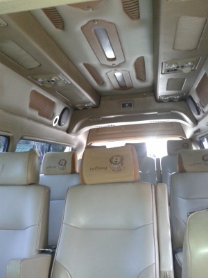 รถตู้หลังคาสูง