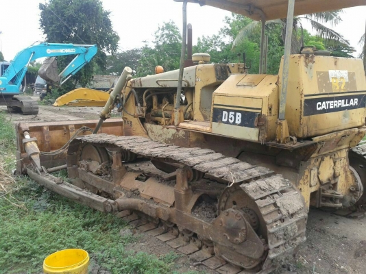 ขายแทรกเตอร์ CAT D5b สภาพสวยพร้อมใช้ ราคาต่อรองได้ ติดต่อได้ที่คุณ อ๊อฟ พิจิตร 086-737-9991