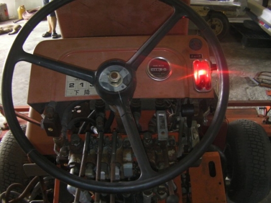 รถตัดกรีนแบบ3ใบพัดยี่ห้อ tatsuya เครื่องยนต์เบนซิล2สูบ4จังหวะ18PSเก่านอกพร้อมใช้งาน ขับเคลื่อนแบบ2ล้อและ4ล้อ ราคา 86,000บาท รถตัดกรีนแบบ3ใบพัดยี่ห้อ tatsuya เครื่องยนต์เบนซิล2สูบ4จังหวะ18PSเก่านอกพร้อมใช้งาน ขับเคลื่อนแบบ2ล้อและ4ล้อ ราคา 86,000บาท