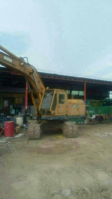 ขาย KOMATSU PC 200-1 สภาพสวยพร้อมใช้ ราคาต่อรองได้ ติดต่อได้ที่คุณ อ๊อฟ พิจิตร 086-737-9991