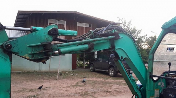 ขายรถขุดแบ็คโคเล็ก PC20 IHI แทรคยาง เอวแน่น มือขุดบุ้งกี๋2ชุด เครื่องดีเดิม3สูบ ตัวเดินแห้ง บูมสไลด์ปกติ ระบบ เต่า กระต่าย พร้อมใช้งาน