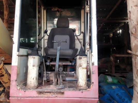 **580,000 บ.ต่อรอง/// แบคโฮ KOMATSU PC120-5 เล่มทะเบียน **ขาย KOMATSU PC120 รุ่น5 คอนโทรลยาว แบคโฮ120 ยอดนิยม HYD.EXCAVATOR KOMATSU PC120-5 คอนโทรลยาว ไฟฟ้าตัด เครื่องเดิม ปั้มเดิม เครื่องดี แน่น ปั้มดี แรงดี ทำงานดี เร็วดี บูมอาร์มดี สวย ไม่ปะไม่ดาม บุ้ง