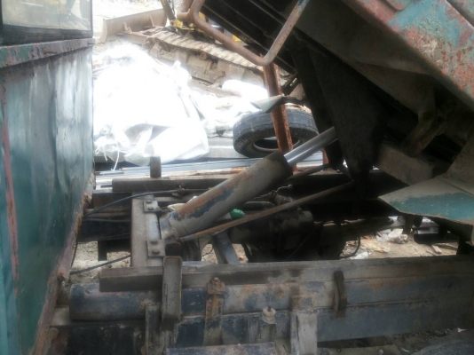 ขายรถดั้ม ตามสภาพ รถจอดไว้ไมใช้มาหลายปีแต่วิ่งสบาย