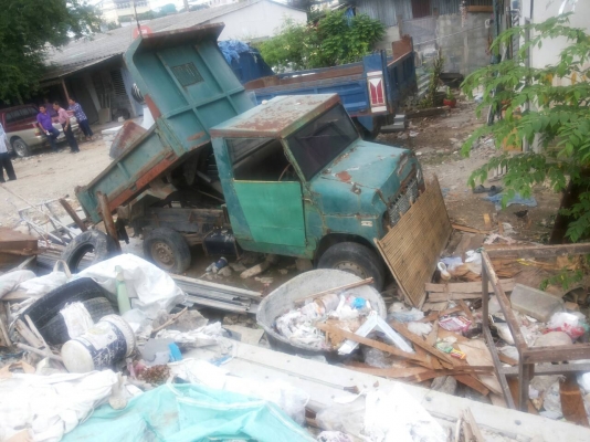 ขายรถดั้ม ตามสภาพ รถจอดไว้ไมใช้มาหลายปีแต่วิ่งสบาย