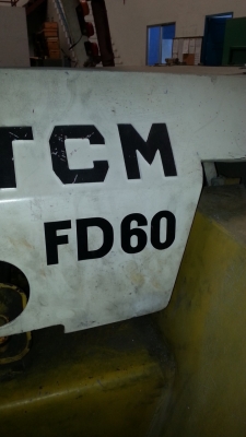 ขายโฟคลิฟท์ 6 ตัน TCM ราคา 290,000 บาท  3 ตันของ yale ใช้เบนซินกับแก๊ซ 130,000 บาท