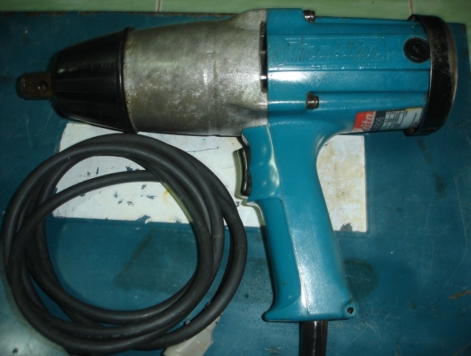 ขายบล๊อคไฟฟ้าMAKITA 6หุนรุ่น 6906 (ของเเท้)กล่องครบสภาพดีมากๆไม่เคยซ่อมเลยเดิมๆเเน่นอน (MADE IN JAPAN)