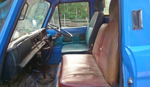 4ล้อนิสสัน เครื่องISUZU พร้อมแทงค์นำมัน+หัวจ่าย 100,000.-