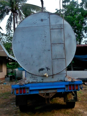 4ล้อนิสสัน เครื่องISUZU พร้อมแทงค์นำมัน+หัวจ่าย 100,000.-