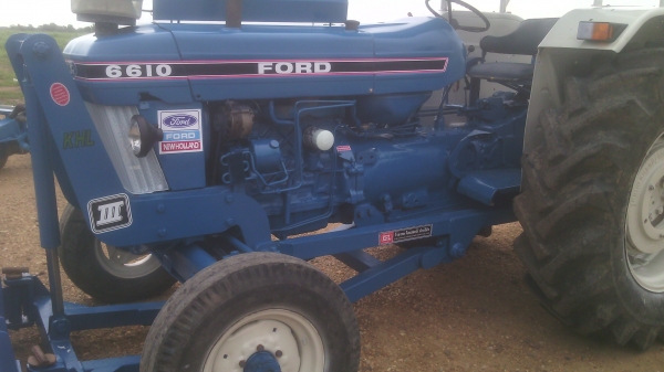 ขายรถไถFORD รุ่น6610ท่อไอดีโตมีทะเบียน   0810076640