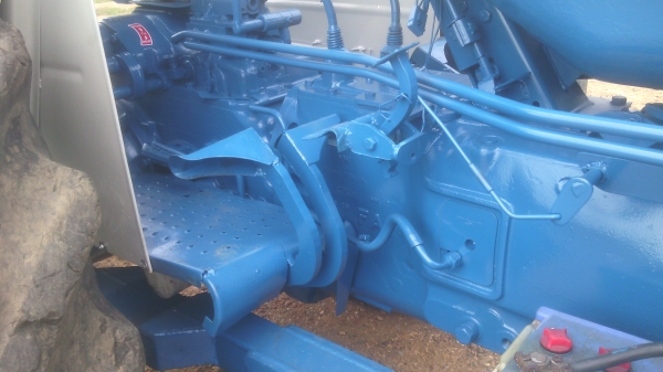 ขายรถไถFORD รุ่น6610ท่อไอดีโตมีทะเบียน   0810076640