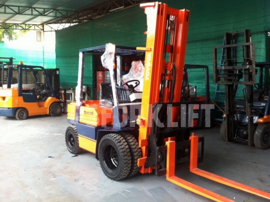 ขายฟอร์คลิฟท์ โตโยต้า 5FD25 เสาสูง 6 ม. จากประเทศญี่ปุ่น ขายฟอร์คลิฟท์ โตโยต้า 5FD25 เสาสูง 6 ม. จากประเทศญี่ปุ่น