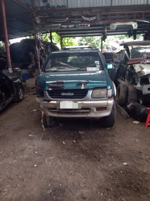 ซากอีซูซุเเอดเเวนเจอร์เครื่อง2800ขับ4เครื่องเกียรสวยสมบูรณ์มากเเยกขายอะไหลทุกอย่างสอบถามได้มีหลายรุ่นรับซื้อรถอุบัตเหตุทุกสภาพ