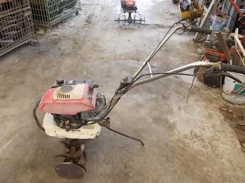 ขายถูก เครื่องพรวนดิน ยี่ห้อ:HONDA  เครื่องเบนซิน 4 จังหวะชุดพรวนดินกว้าง 55 cm. พร้อม น้ำหนักเบา  หรือเพิ่มเติมไดที่ www.nihonmono.com
