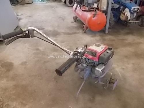 ขายถูก เครื่องพรวนดิน ยี่ห้อ : HONDA ใช้เครื่องเบนซิน 4 จังหวะชุดพรวนดินกว้าง 55 cm.    หรือเพิ่มเติมไดที่ www.nihonmono.com