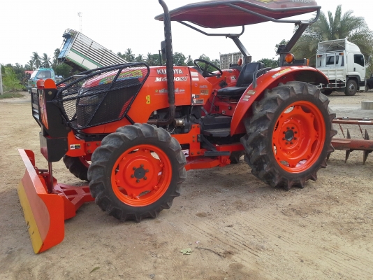 ขาย แทรกเตอร์ KUBOTA M6040