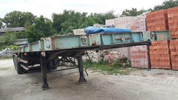 ขายหาง พื้นเรียบ สามมิต  3 เพลา. แท้  ปี 46.      สนใจติดต่อ  081 - 6079515