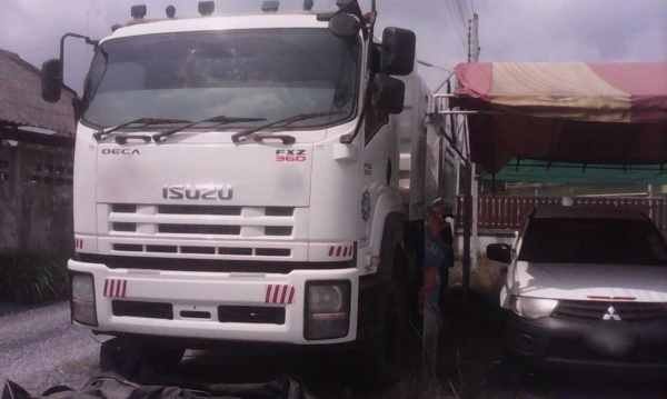 รถอีซูซุ 10 ล้อดั้ม FXZ 360 แรงม้า. ปี 54  ( รถวิ่ง 15x,xxx กว่า กม. )        สนใจติดต่อ  081 - 6079515