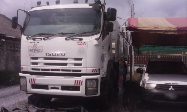รถอีซูซุ 10 ล้อดั้ม FXZ 360 แรงม้า. ปี 54  ( รถวิ่ง 15x,xxx กว่า กม. )        สนใจติดต่อ  081 - 6079515