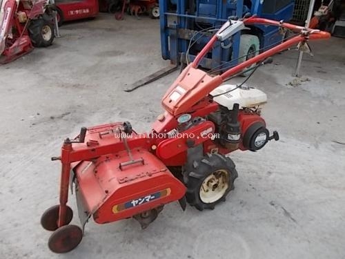 รถพรวนดินเดินตาม ยี่ห้อ : YANMAR  เครื่องเบนซิน4จังหวะมีชุดพรวนดิน กว้าง 55 cm. สามารถหมุนรอบทิศได้   หรือเพิ่มเติมไดที่ www.nihonmono.com