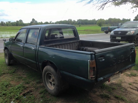 ขายครับKB2500ฝาทอง 4ประตู เครื่องดี. บอดีสวย หน้าตาเดิม หน้าเดิมฝาโปรงเดิม แอร์มี.  คัสชีปลายมีผุ ครับ เอกสารพร้อมโอน ภาสี58 ราคา43000. ต่อรองครับ สนใจ0930693225 สารคาม. ครับ