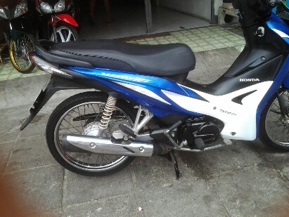 เวฟ110iตาทเท้าปี54