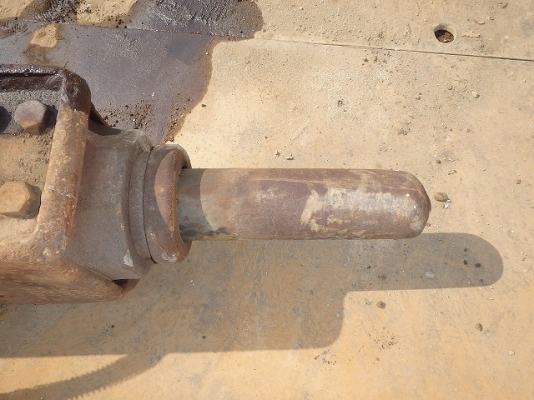 Breaker สำหรับรถขนาด PC200 หรือเที่ยบเท่า (สลัก 80มม.)