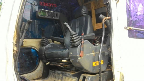 ขายด่วน KOBELCO SK 120-2 มาร์คไฟว์ธรรมดา  สภาพสวย พร้อมใช้   มีเอกสาร  สนใจโทร 081-3848169  ต้นคับ