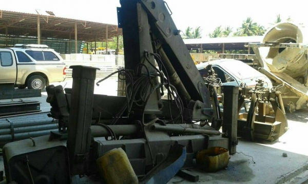 เครนพับ 5 ตัน HIAB มีหัวขยุ้มให้เรียบร้อย ของสวยมาก เพิ่งยกลง พร้อมใช้