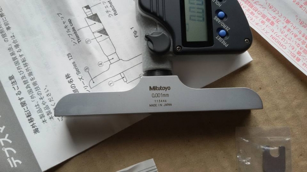 เกจวัดความลึก ดิจิตอล Mitutoyo : 329-250-10 เกจวัดความลึก ดิจิตอล Mitutoyo : 329-250-10