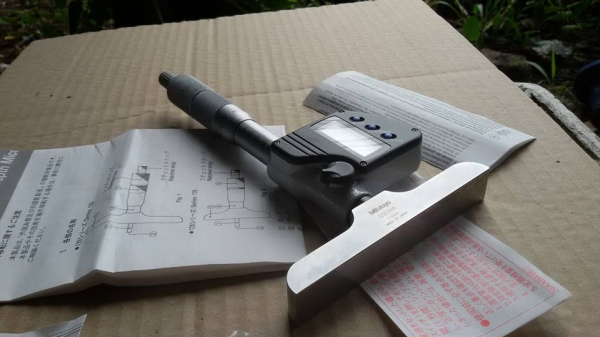 เกจวัดความลึก ดิจิตอล Mitutoyo : 329-250-10 เกจวัดความลึก ดิจิตอล Mitutoyo : 329-250-10