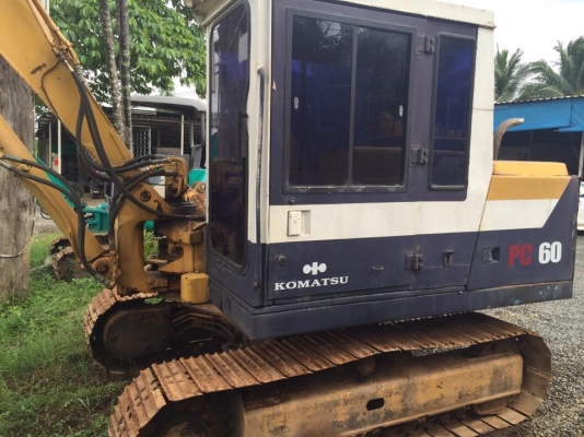 รถขุด PC60-3 มีหัวกระแทก มีบุ้งกี มีเอกสารอินวอยล์