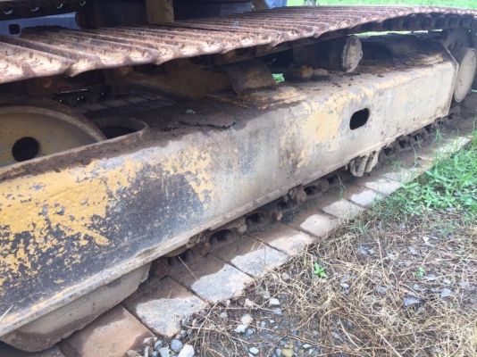 รถขุด PC60-3 มีหัวกระแทก มีบุ้งกี มีเอกสารอินวอยล์