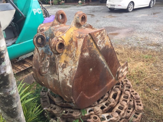 รถขุด PC60-3 มีหัวกระแทก มีบุ้งกี มีเอกสารอินวอยล์